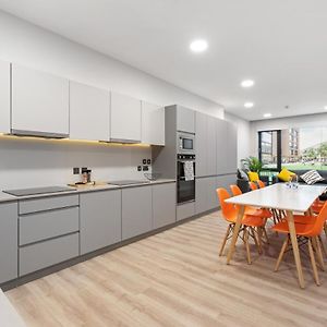 6 Bed Apartment
